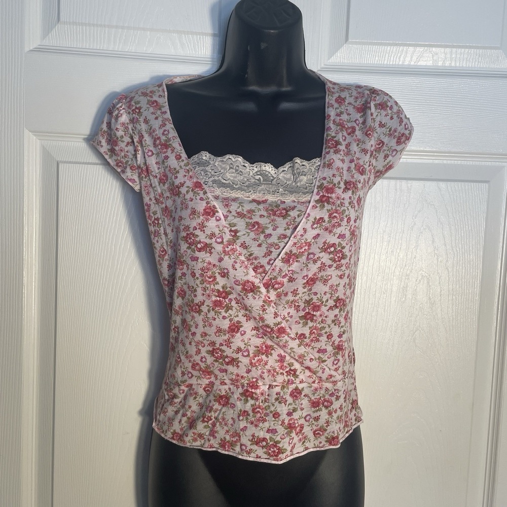 Vintage Y2K Charlotte Russe Shirt Women M White Pink‎ Floral Lace Detail Y2K Top